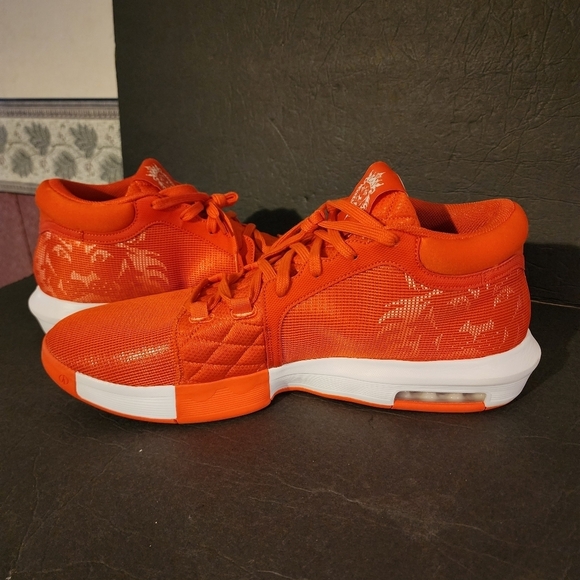 Nike LeBron Witness 8 Basketball Shoes Orange and White Mens Size 18 (Try On) main image 7